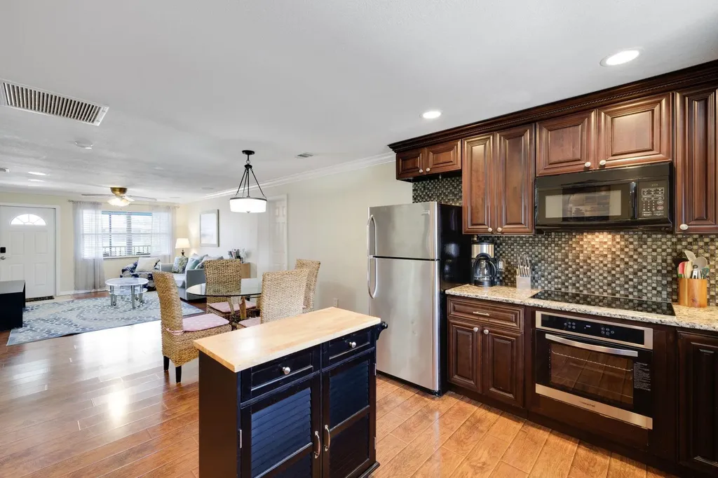 198/200 Anchorage Street Fort Myers Beach FL 33931