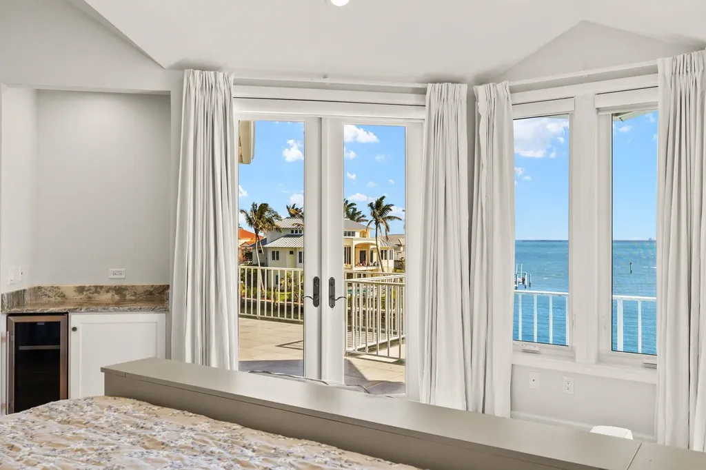 1490 Angel Drive Sanibel FL 33957