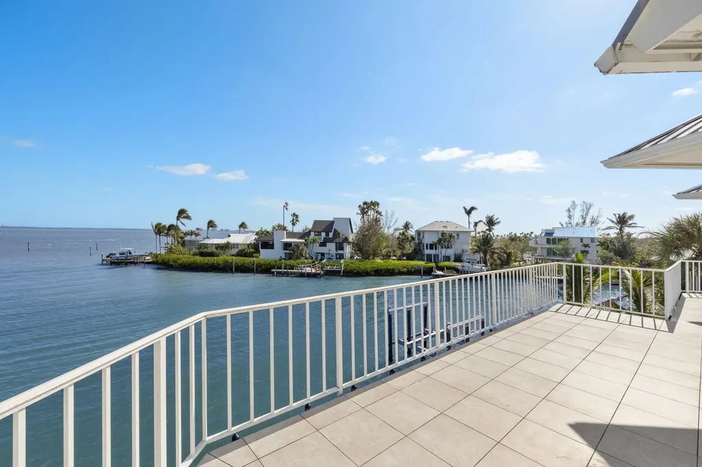 1490 Angel Drive Sanibel FL 33957