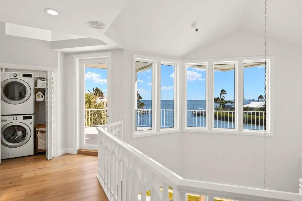 1490 Angel Drive Sanibel FL 33957