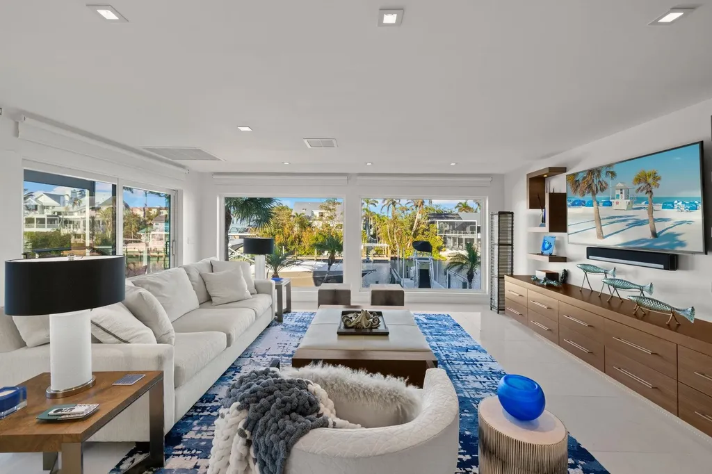 1290 Bay Drive Sanibel FL 33957