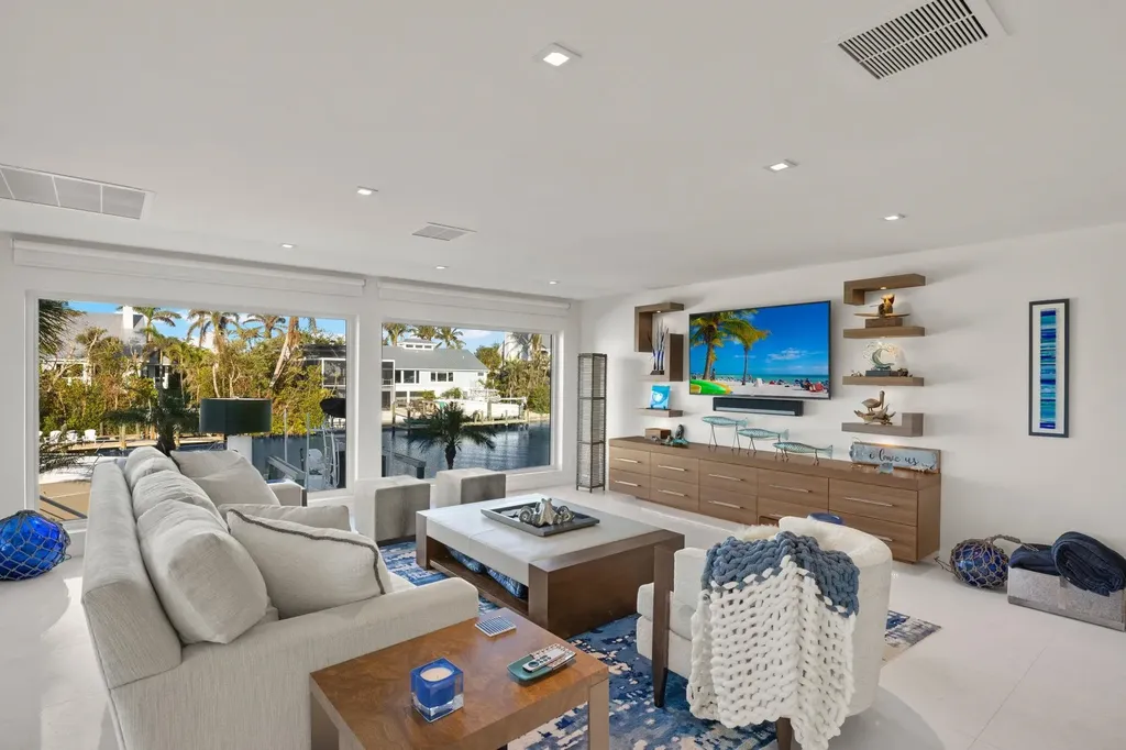 1290 Bay Drive Sanibel FL 33957