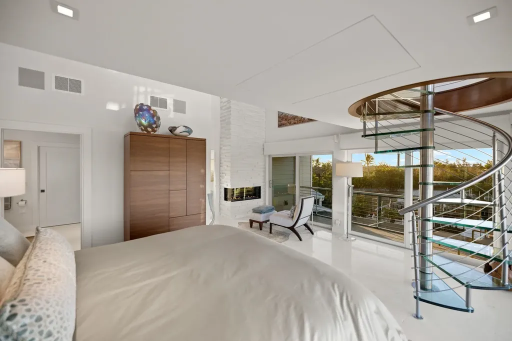 1290 Bay Drive Sanibel FL 33957