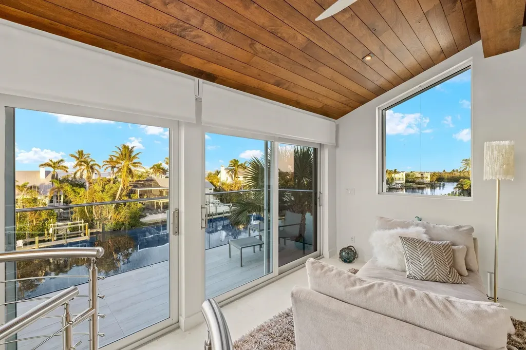 1290 Bay Drive Sanibel FL 33957