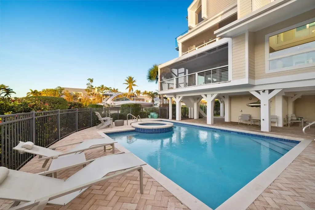 1290 Bay Drive Sanibel FL 33957