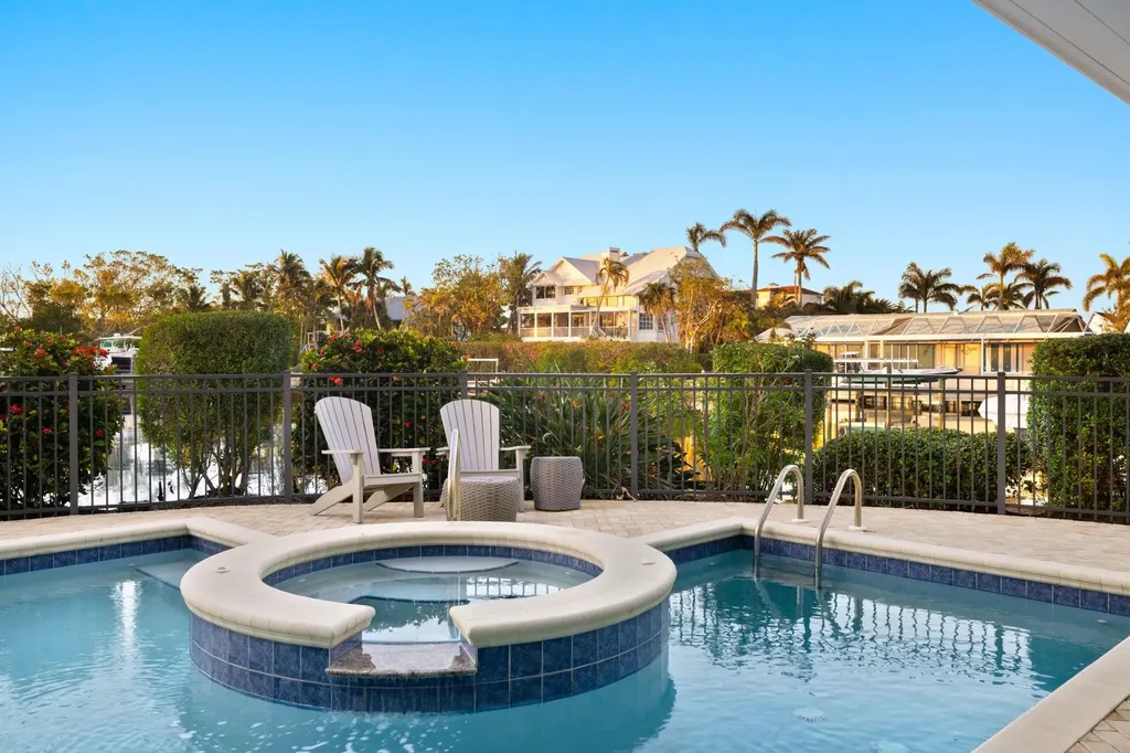 1290 Bay Drive Sanibel FL 33957