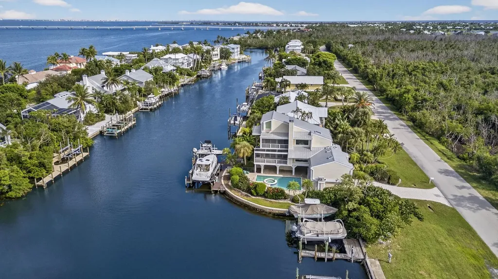 1290 Bay Drive Sanibel FL 33957