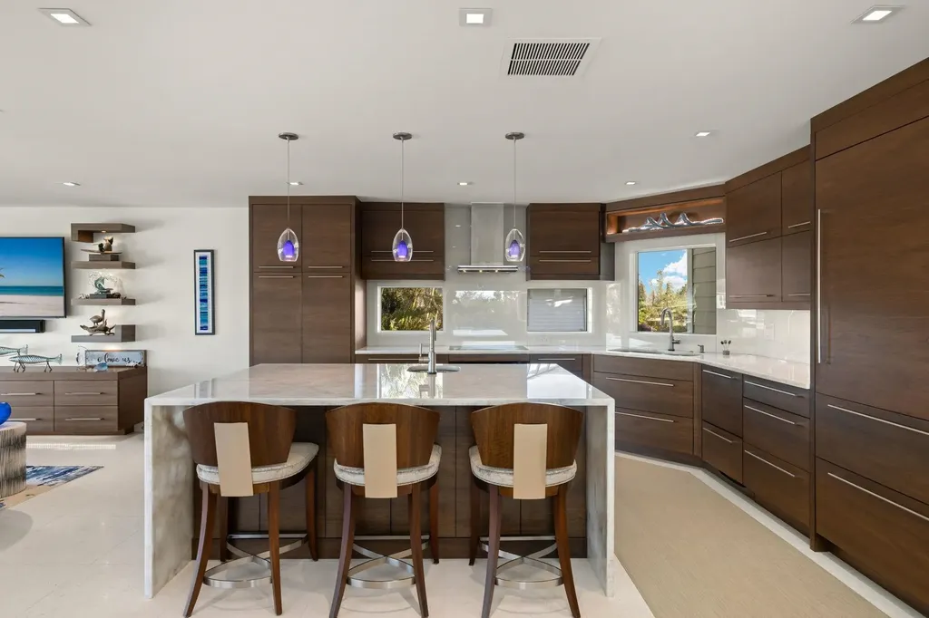 1290 Bay Drive Sanibel FL 33957