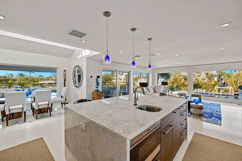 1290 Bay Drive Sanibel FL 33957