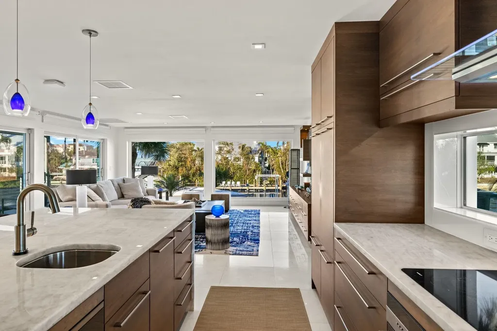 1290 Bay Drive Sanibel FL 33957