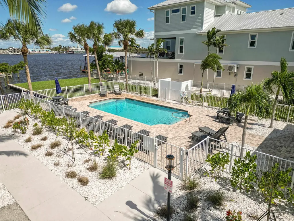 282/276 Delmar Avenue Fort Myers Beach FL 33931