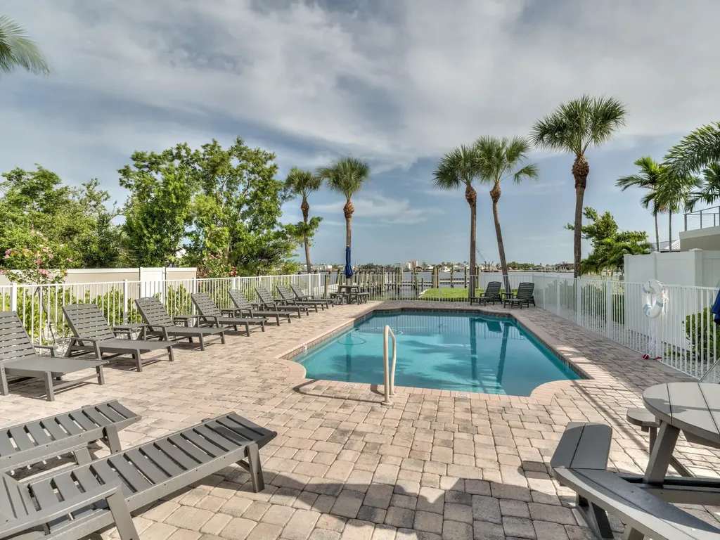 282/276 Delmar Avenue Fort Myers Beach FL 33931