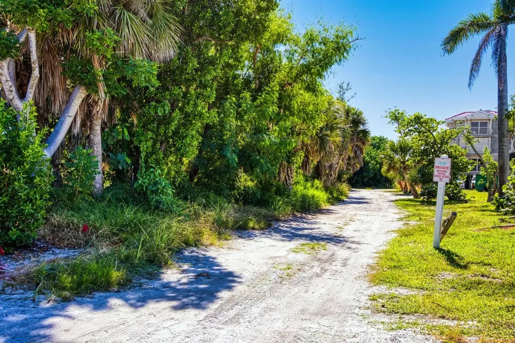 1610 Middle Gulf Drive Sanibel FL 33957