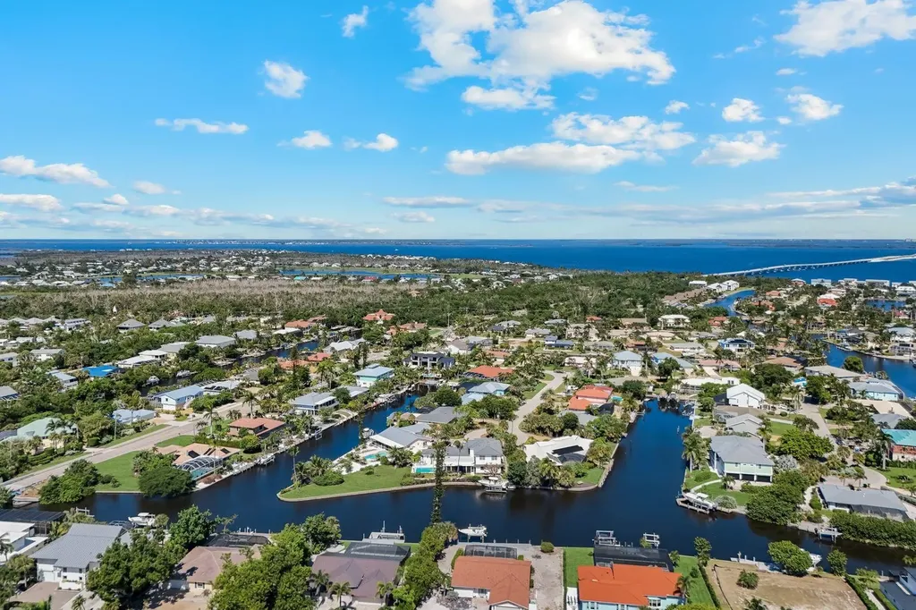 915 Pecten Court Sanibel FL 33957