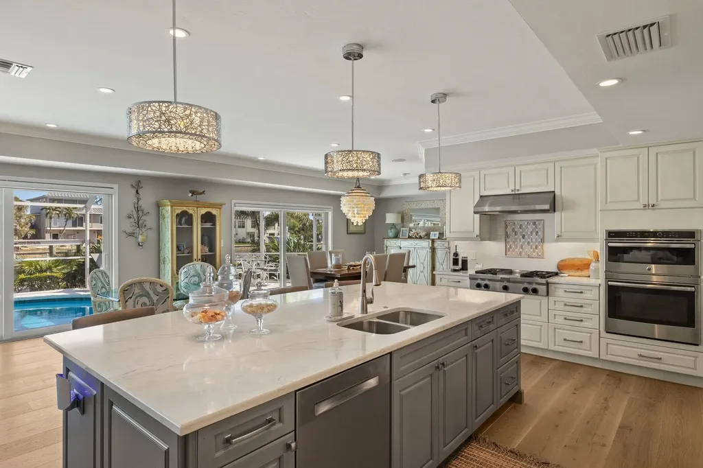 1674 Sabal Palm Drive Sanibel FL 33957