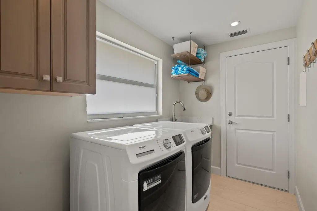 1674 Sabal Palm Drive Sanibel FL 33957