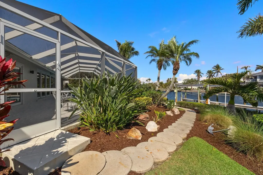 1674 Sabal Palm Drive Sanibel FL 33957