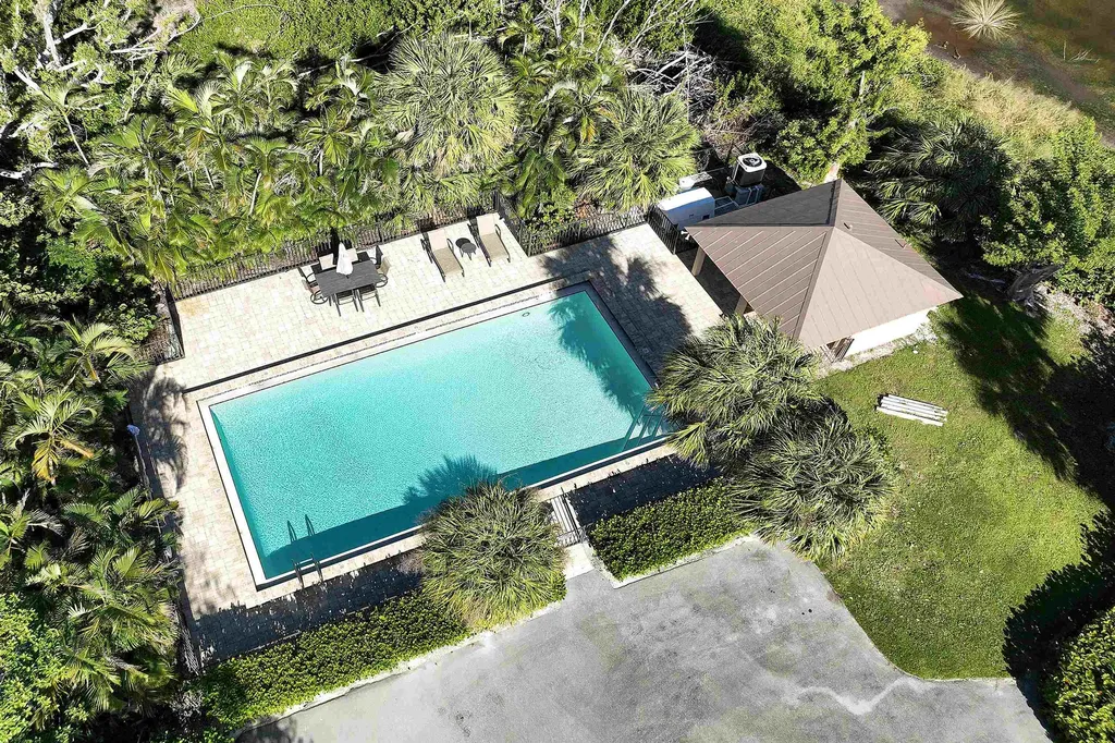1321 Seaspray Lane Sanibel FL 33957