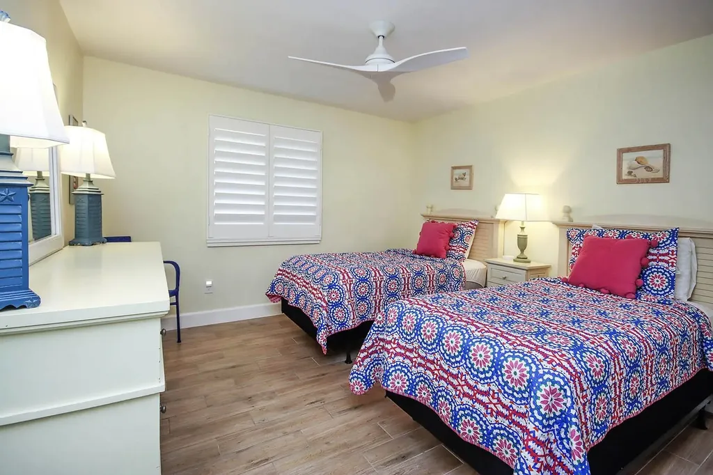 1785 Middle Gulf Drive Sanibel FL 33957