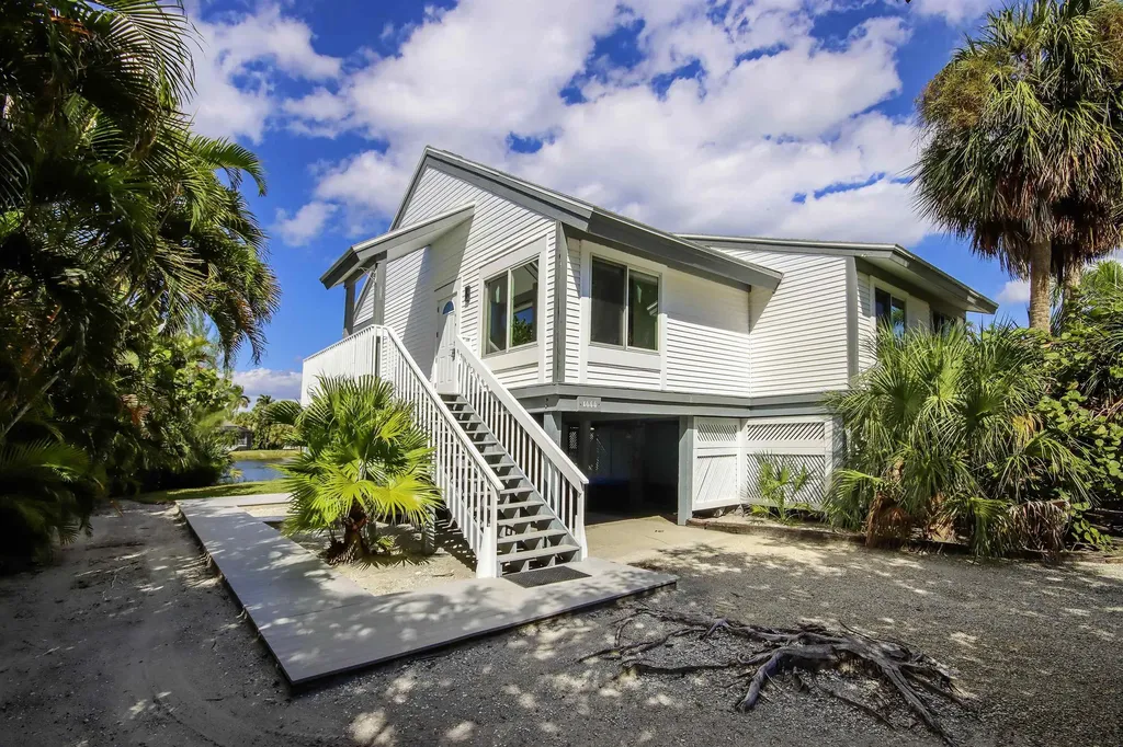 1444 Sandpiper Circle Sanibel FL 33957