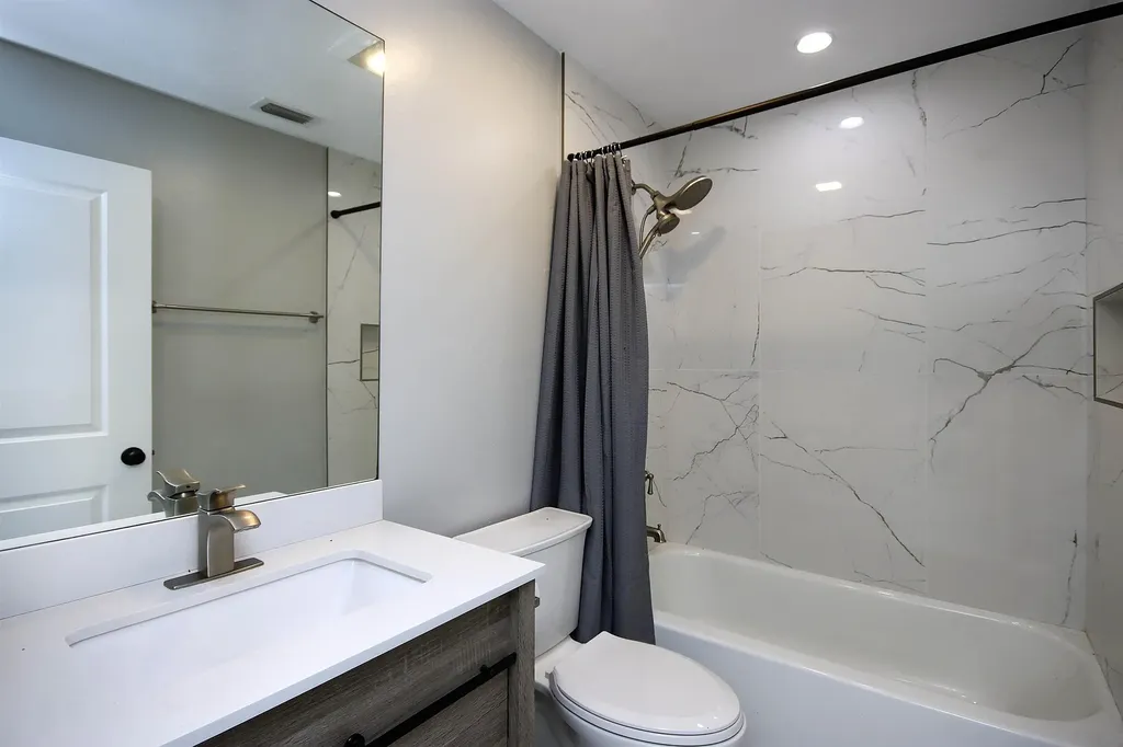 1444 Sandpiper Circle Sanibel FL 33957