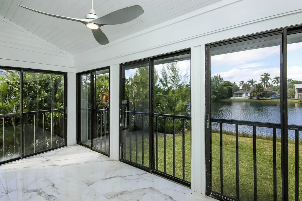1444 Sandpiper Circle Sanibel FL 33957
