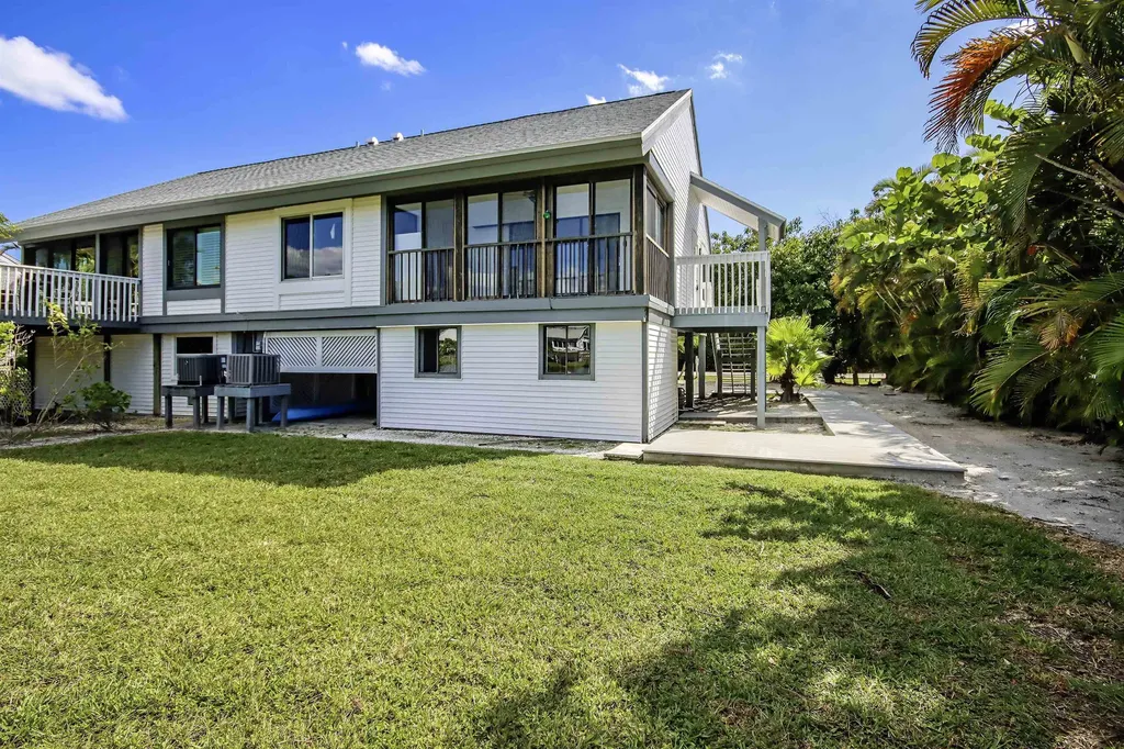 1444 Sandpiper Circle Sanibel FL 33957