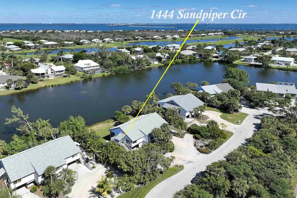 1444 Sandpiper Circle Sanibel FL 33957
