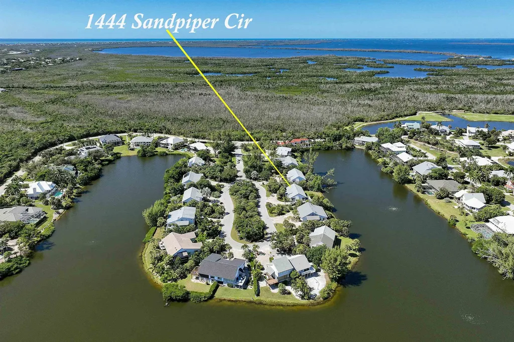 1444 Sandpiper Circle Sanibel FL 33957