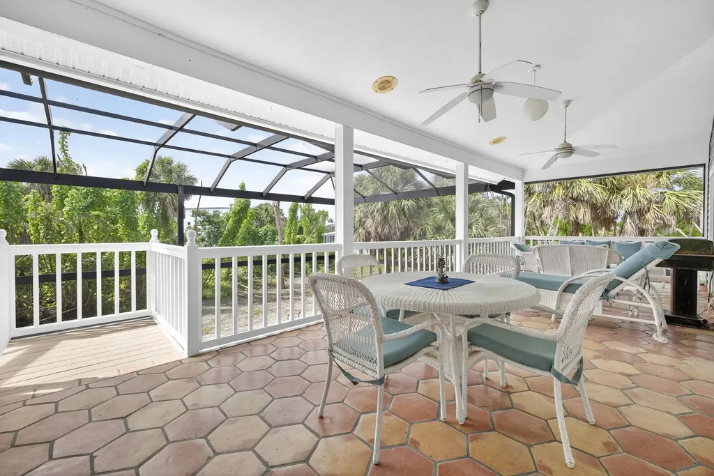 4731 Ruelle Sanibel FL 33957