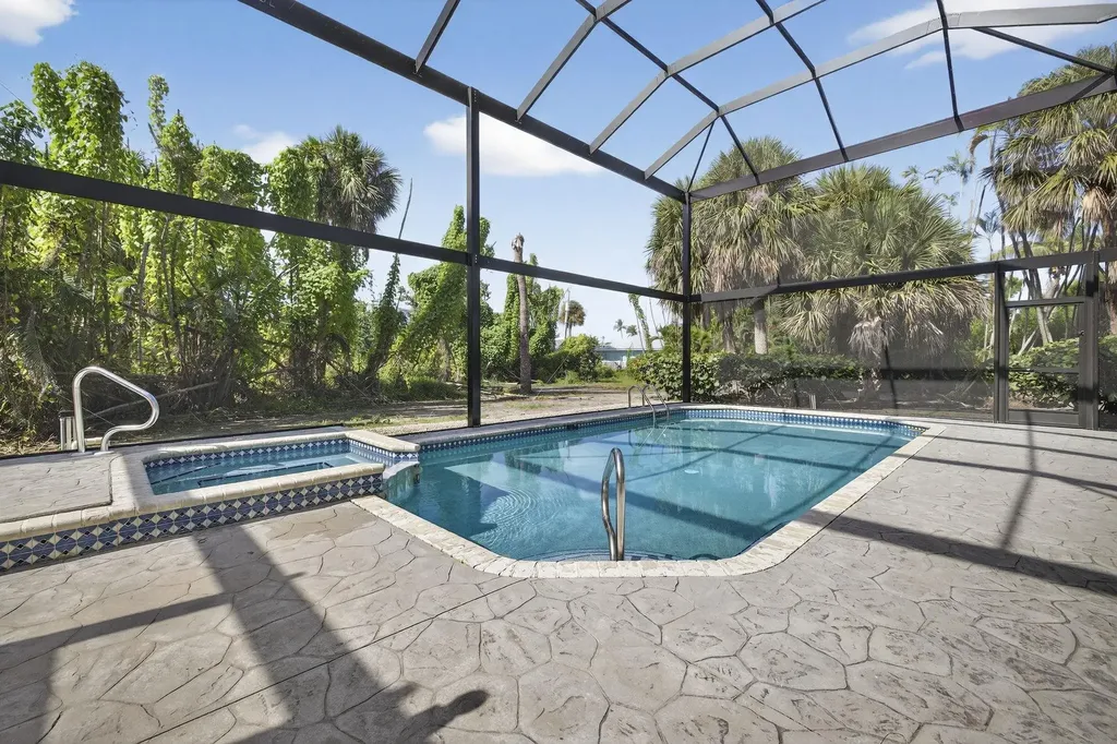 4731 Ruelle Sanibel FL 33957