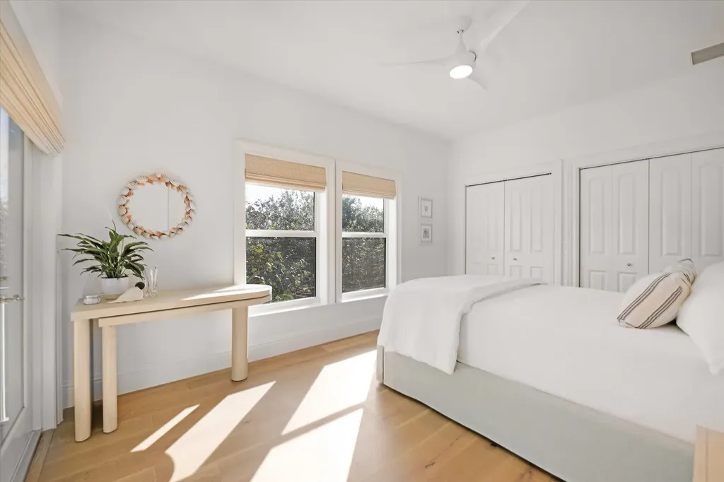 1990 My Tern Court Sanibel FL 33957