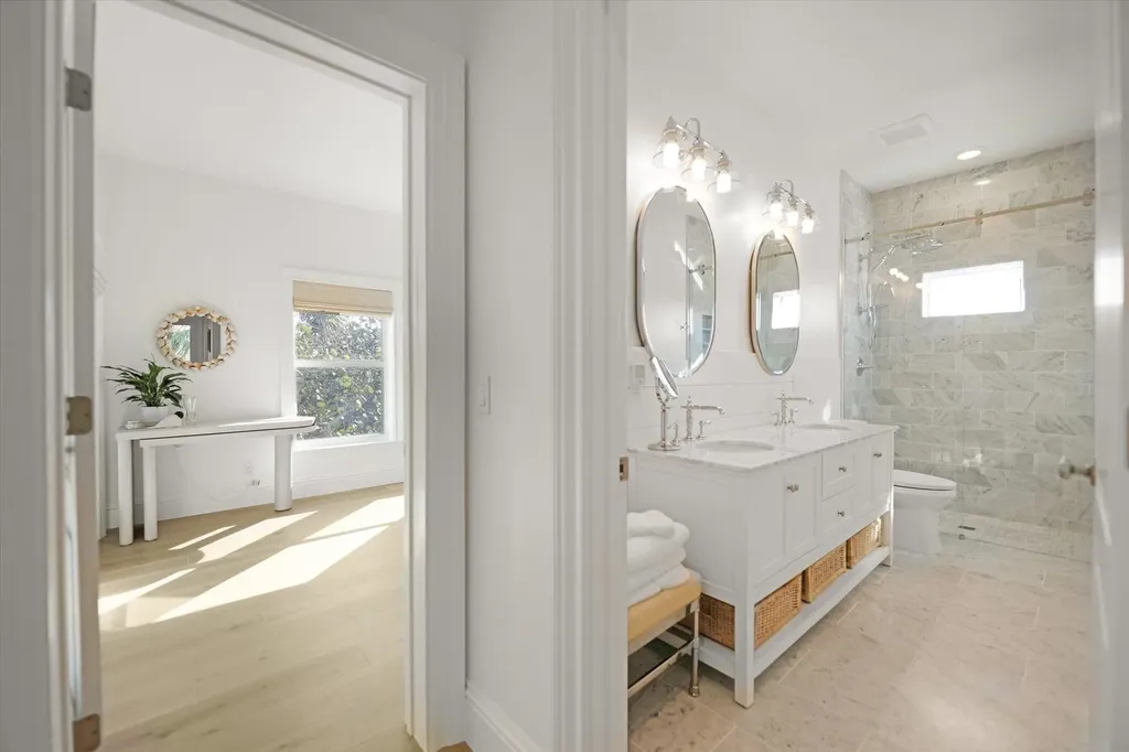 1990 My Tern Court Sanibel FL 33957