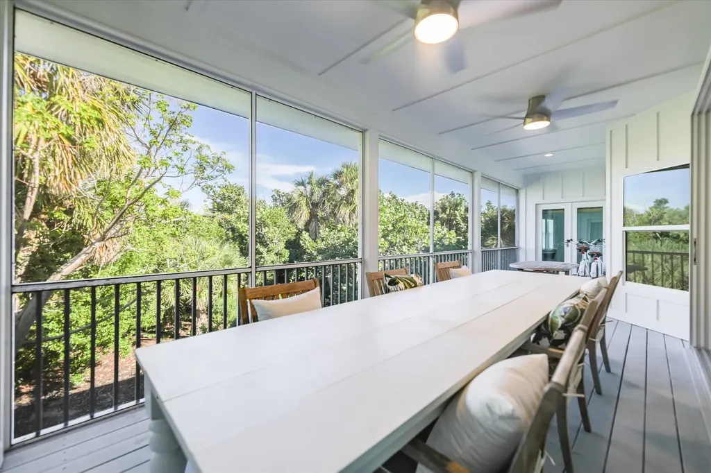 1990 My Tern Court Sanibel FL 33957