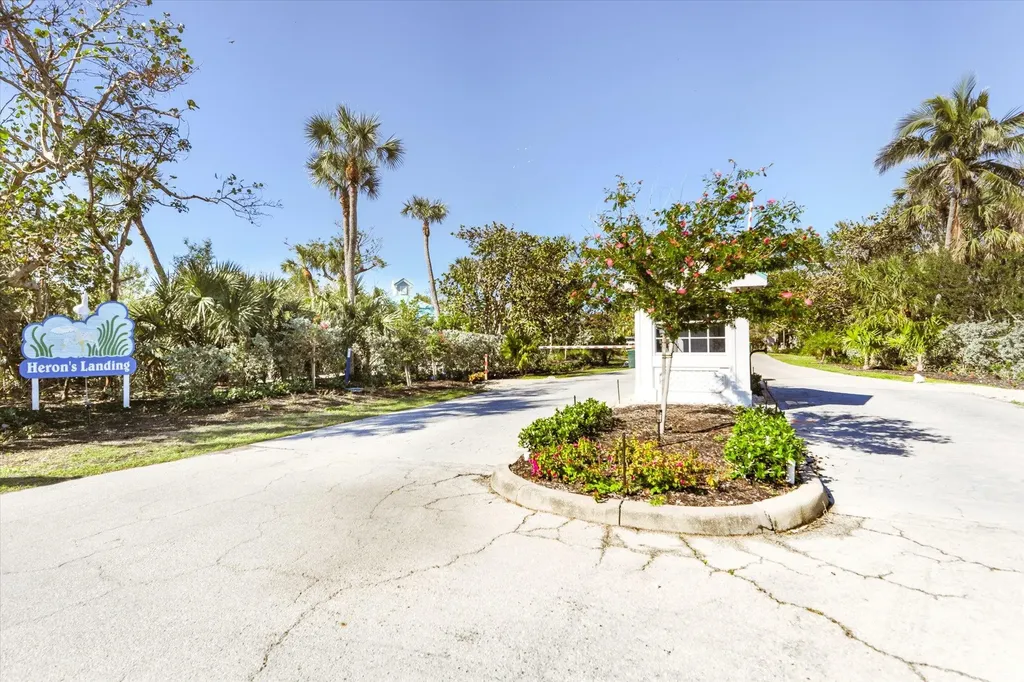 1990 My Tern Court Sanibel FL 33957