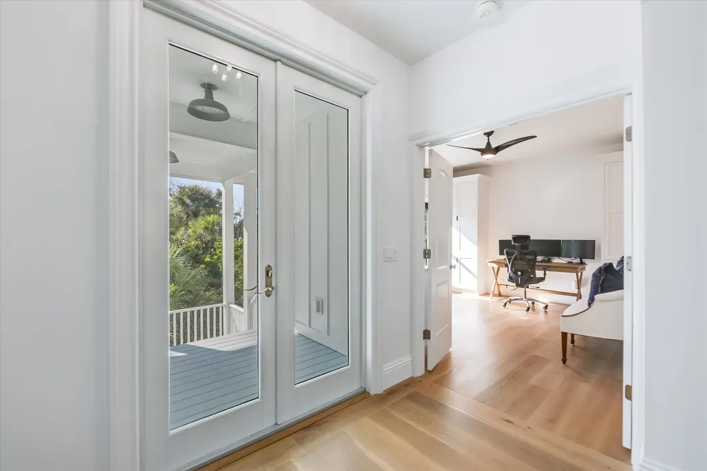 1990 My Tern Court Sanibel FL 33957