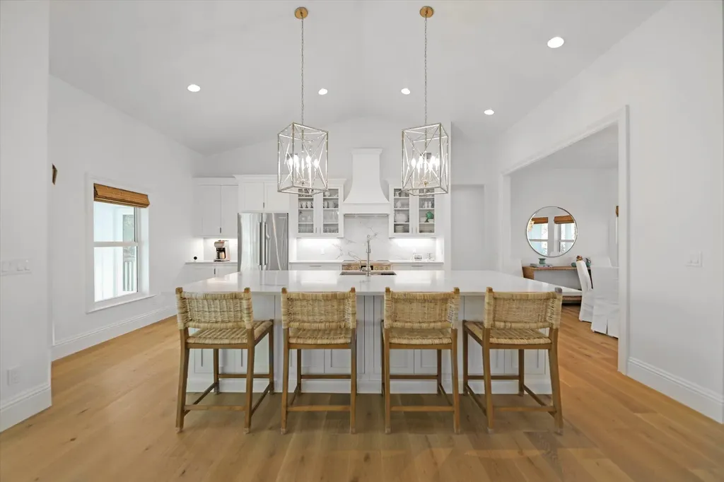 1990 My Tern Court Sanibel FL 33957