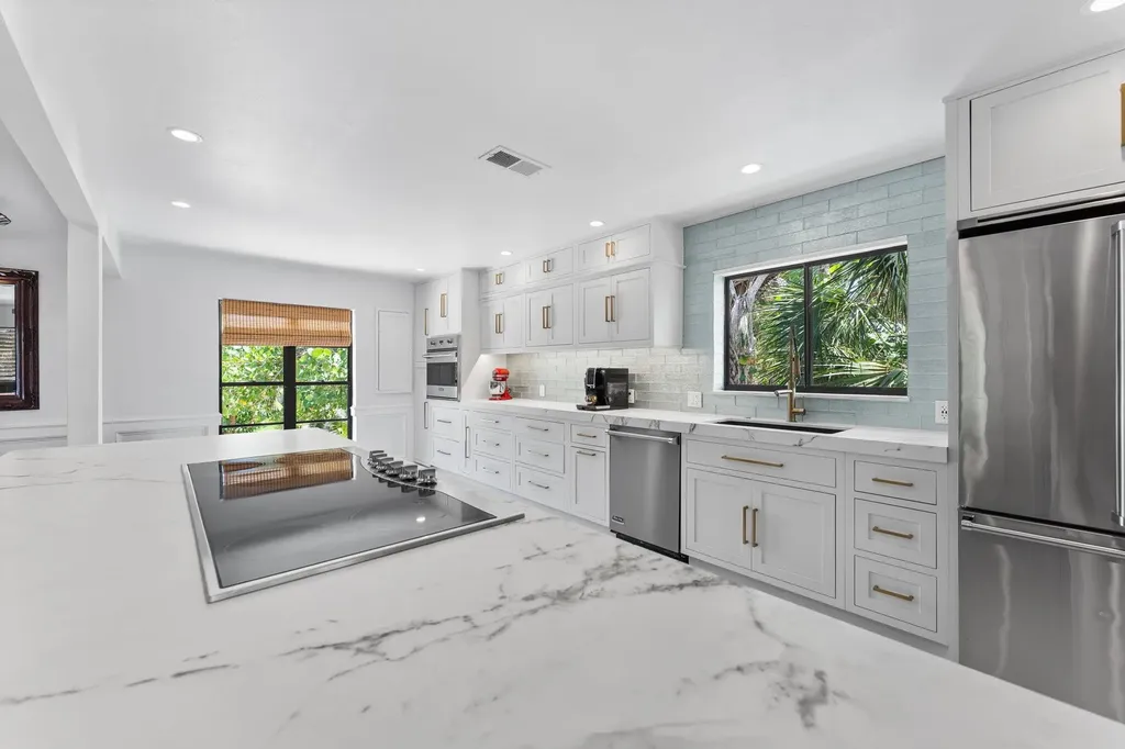 419 Lighthouse Way Sanibel FL 33957