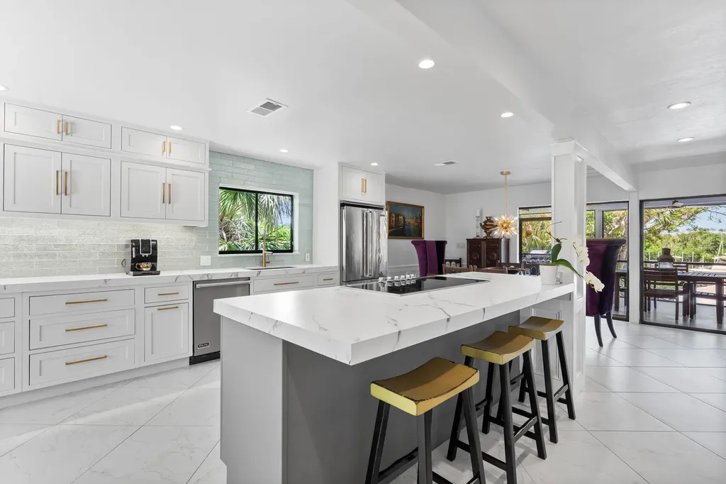 419 Lighthouse Way Sanibel FL 33957