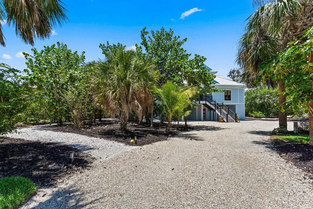 419 Lighthouse Way Sanibel FL 33957