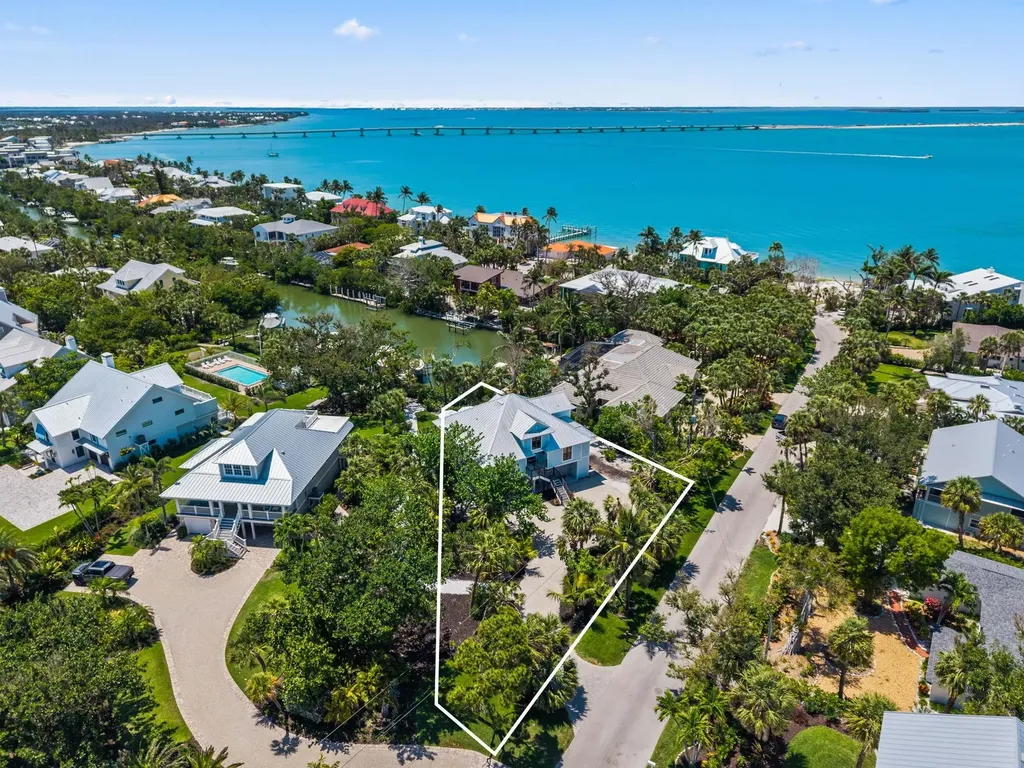 419 Lighthouse Way Sanibel FL 33957
