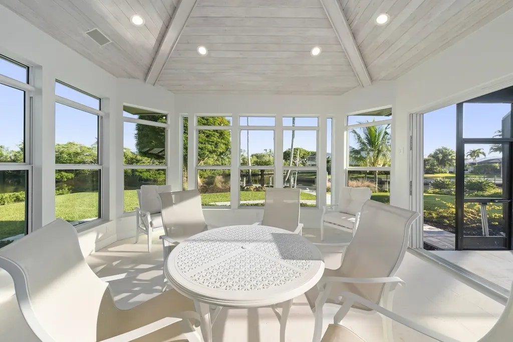 924 Kings Crown Drive Sanibel FL 33957