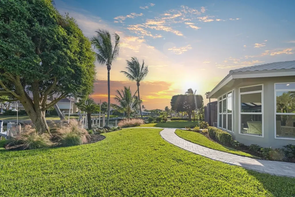 924 Kings Crown Drive Sanibel FL 33957