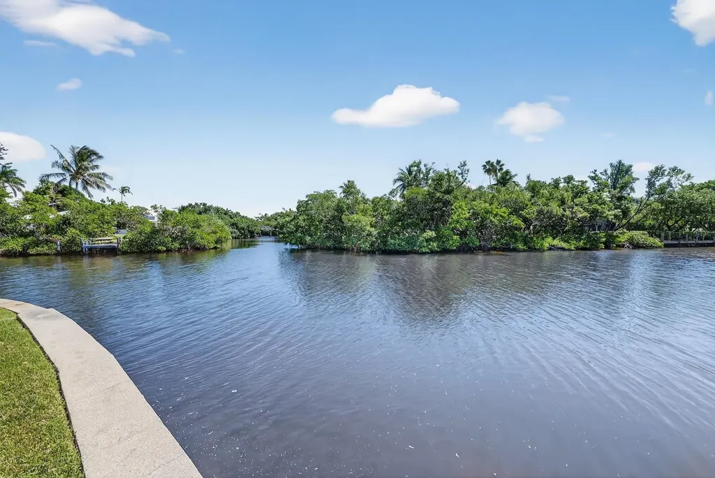924 Kings Crown Drive Sanibel FL 33957