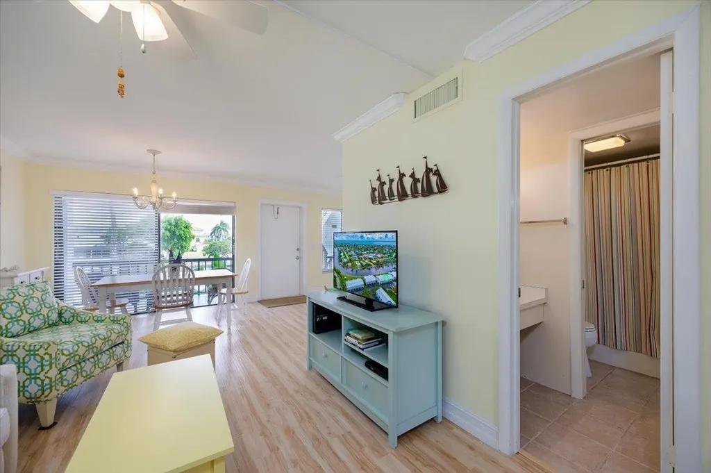 1250 Tennisplace Court Sanibel FL 33957