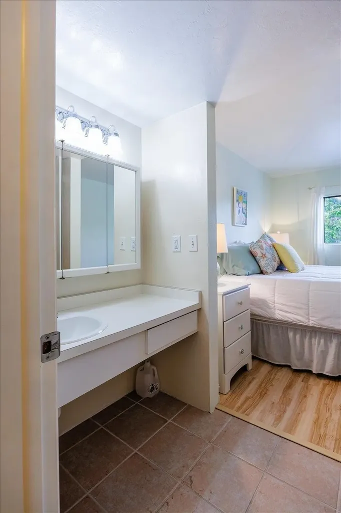 1250 Tennisplace Court Sanibel FL 33957