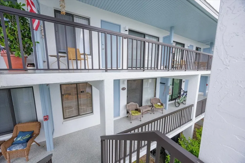 1250 Tennisplace Court Sanibel FL 33957