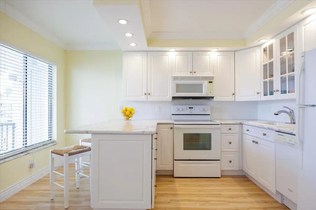 1250 Tennisplace Court Sanibel FL 33957