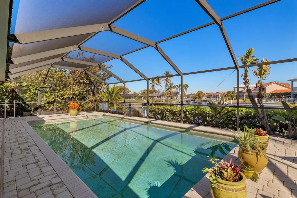 946 Whelk Drive Sanibel FL 33957