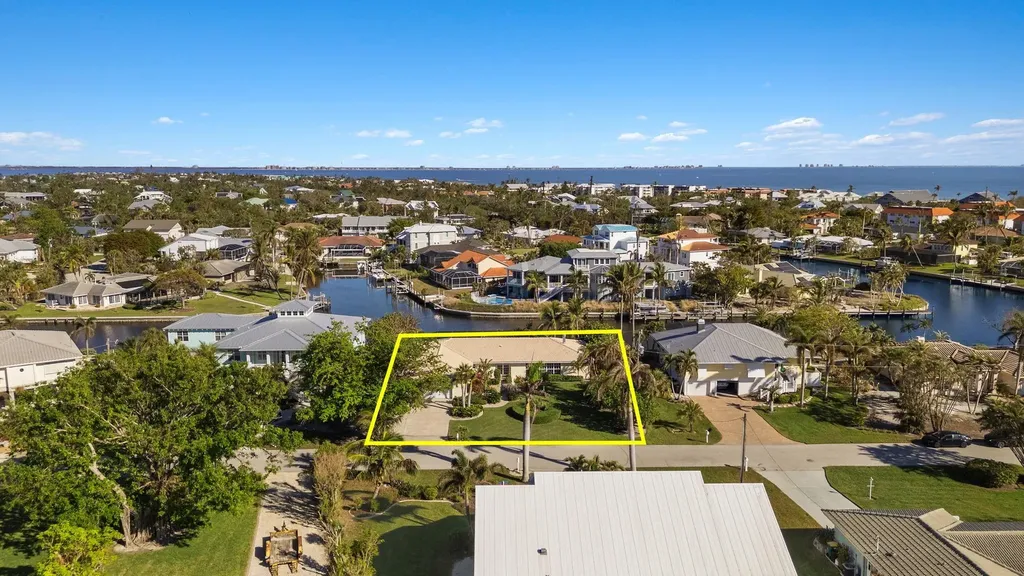 946 Whelk Drive Sanibel FL 33957